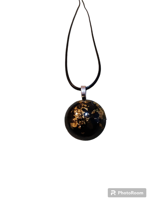 Black & Gold Round Pendant